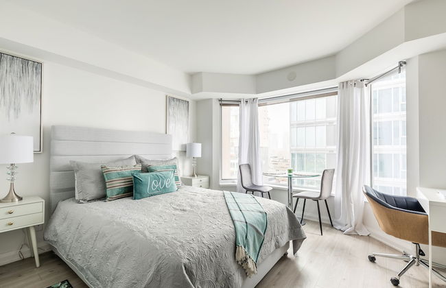 Charming Yorkville Condos - Photo 5