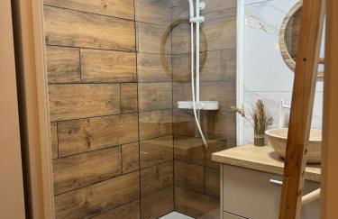 T2, Balneo, sauna, lit rond, jeux arcades, parking - Photo 6