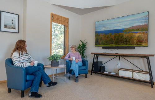 Charming Sister Bay Home Backyard Oasis & HotTub - Foto 45