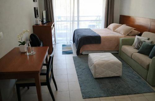 Studio Costa Bella em Angra - Condomínio Completo com Piscina, Bar Molhado e Acesso à Marina - Foto 1