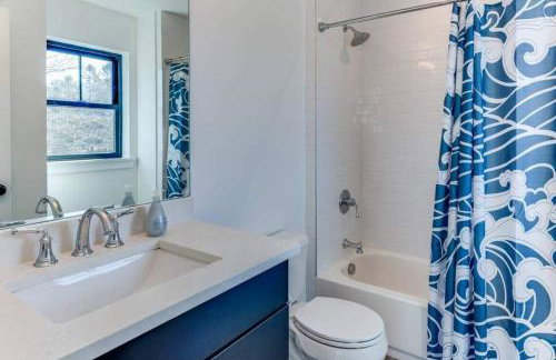Sandpoint by Rove Travel - 6BR Family Home with Pool - Foto 32