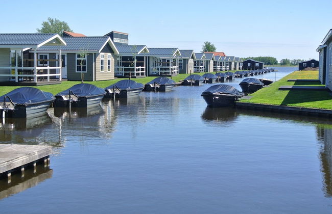 Lakeside Cottage With Boat - Photo 23