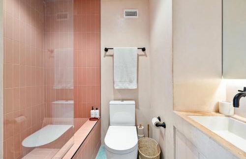 The Hummingbird - Perfect for a family of 4 - Photo 15