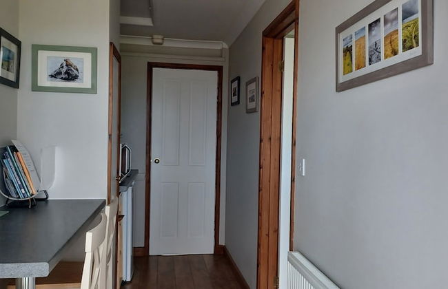 Relax With Amazing Views! 1-bed Studio in Tegryn - Foto 21