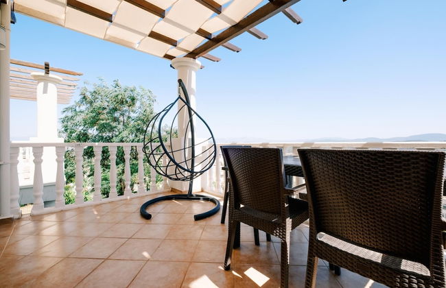 Nature View Villa w Pool 5 min to Beach in Milas - Photo 19