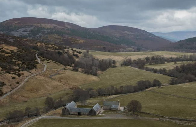 Inverenzie - Luxury Farmhouse With Mountain Views - Photo 1