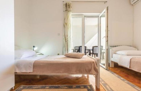 Four-Bedroom Holiday Home In Veliki Prolog - Foto 25