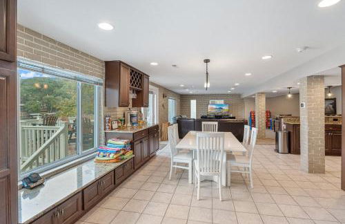 Lake Life: Amazing Weekday Specials! Dock, Swim Mat, Cove Water - Foto 14