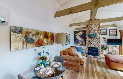 Hot Tub and Fire Pit Lakeside Getaway, Dogs Welcome - Foto 7