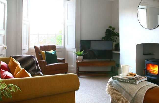 Beautiful 6-bed - Sleeps 12 - Stunning Views - Photo 23