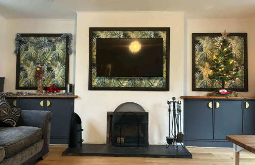 Large country house with garden, outdoor spa area & games room with Hot Tub and Fire Pit - Foto 49