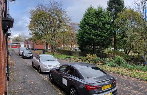 3 Bedroom House Ideal for Work Family Short or Long Term Stays Easy Access to Manchester Oldham Halifax Bury - Foto 19