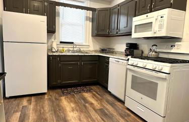 Stunning 3BR-Private Entrance-Renovated-Near City - Foto 22