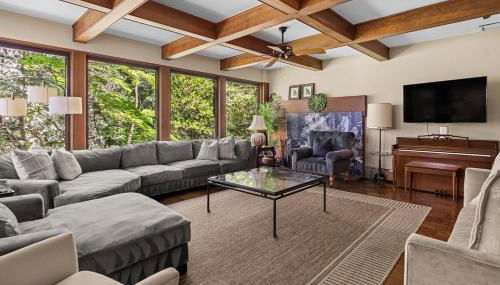 7BR Historic Estate Private Yard Near DC and Old Town - Vassar - Foto 1