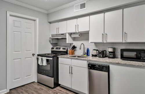 Duke - Pet Friendly 1BR with Gym & Pool - Foto 23