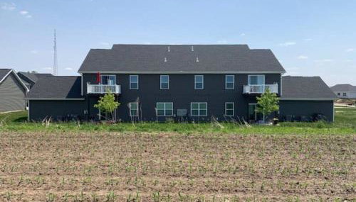 Main Floor Cozy 2 Bedroom Condo in Bettendorf - Foto 2
