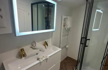 Studio familial a Mezzanine presbytère dans l'Église - Foto 6