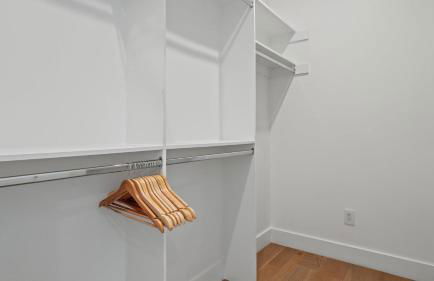 Brand New Low-Allergen Retreat with Hot Tub - Foto 42