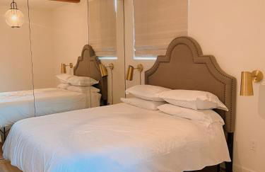 Charming 2BR Cottage with Bay and City Views-Gated Luxury Private Place - Foto 9