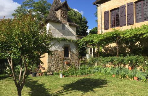 Séjour à deux au Château d'Autoire, studio de charme, tonnelle, vue vallée et village - Foto 18