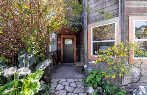 Pacifica Storybook Beach House - Photo 16