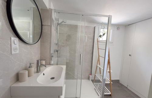 Superbe Maison Loft 80 m2 au calme avec jardin et parking privés proche Paris Disney la vallée village - Foto 15