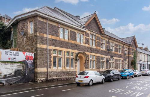 Madison House - Converted Church 5 Bed Pontypool - Photo 25