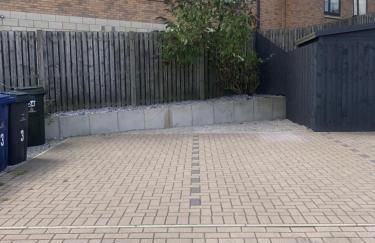 Barber House, Hoyland with two allocated parking spaces - Foto 16