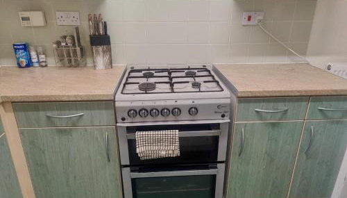 Peterborough Nice House with garden free parking - Foto 3, stove