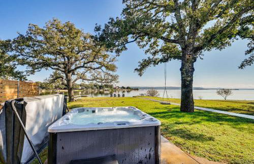 Modern, Spacious! Lake Buchanan Retreat with Hot Tub - Foto 4