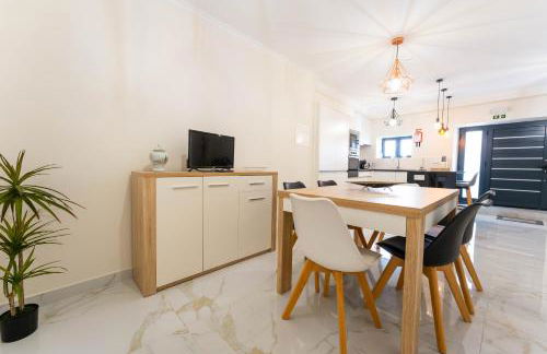 FLH Santa Cruz Triplex with Terrace - Foto 8