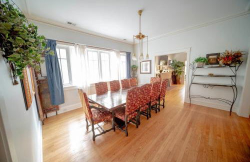 Bootlegger House Sleeps 10-20 Free TV & Parking - Foto 5