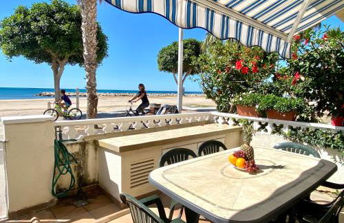 House in front of the beach with sea view - Foto 2