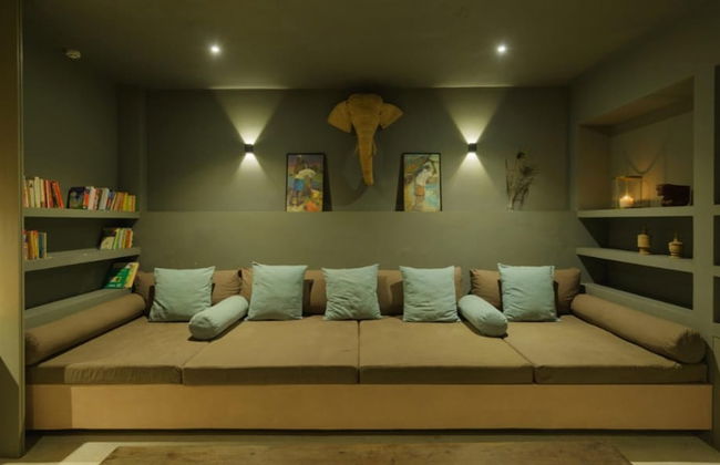 Cool and Contemporary Hilltop Villa With Ocean Views - Photo 32