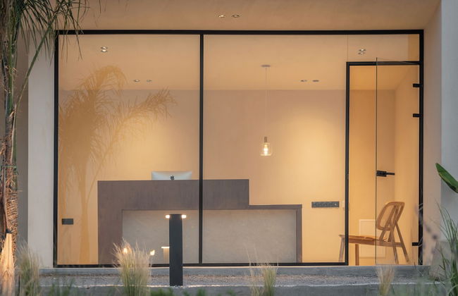 Seven Rocks Suites - Photo 2