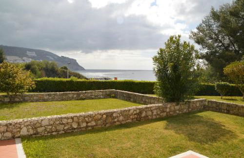 Amazing Beach & Pool Apartment with Garden - Foto 6