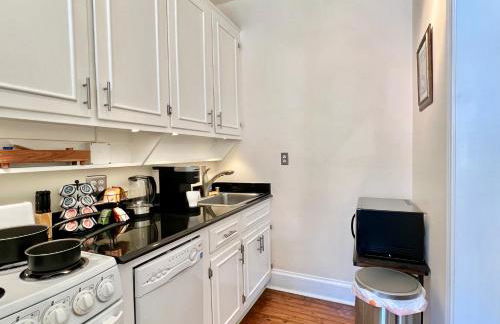 HEART of Old Town Historic 1BR 99 Walk Score - Foto 14