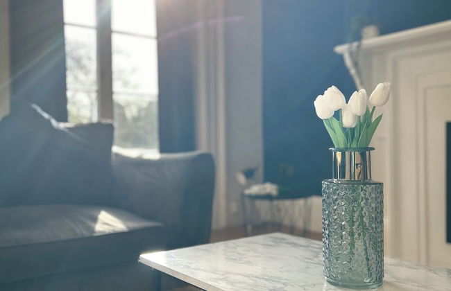 NEW! Grimsby Central, Spacious, 2 Bedrooms - Photo 2