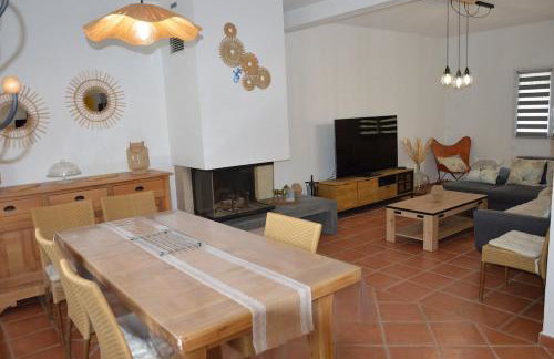 Villa wifi 8 à 10 personnes BBQ piscine situation centrale à Cuges les pins Sainte Baume 2km OK Corral 20km Marseille centre 20km Var - Foto 21