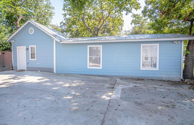 Remodeled Historic 1BR 1BA House Near Downtown - Foto 1