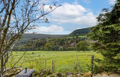 Family Country Cottage With a Private Valley View - Foto 40