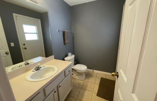 3 Bedroom Villa with Poolside Cinema and Games Room Close to theme Parks sleeps 6 - Photo 26