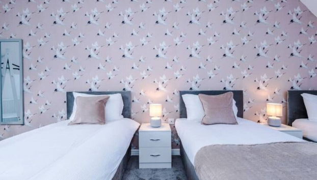 Lovely three bed home Manchester - Foto 4, Habitación