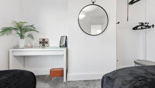 Lovely 4b Stay- Ideal for Contractors & Families - Foto 3