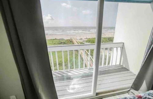 Beachfront Retreat! 3 Steps to WALKOVER! - Photo 19
