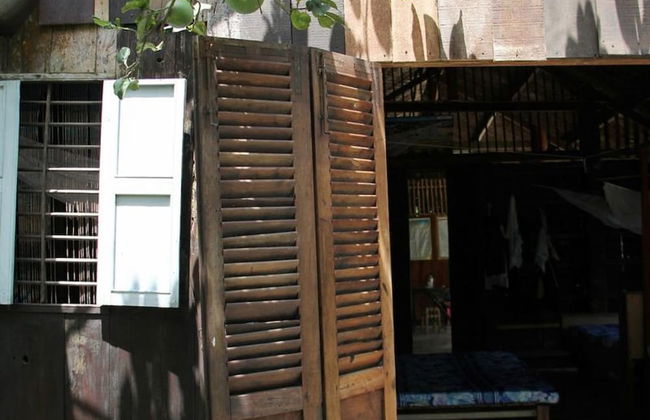 Peaceful Homestay in the Middle of Fruit Garden - Room With Four Double Beds - Foto 30