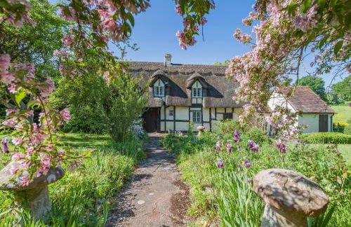 Glebe Cottage - Photo 1