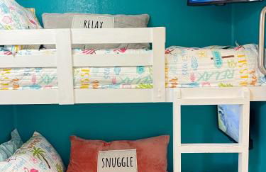 Sun Splashed Condo! Steps to Beach and 2 Pools Galveston Island - Foto 2