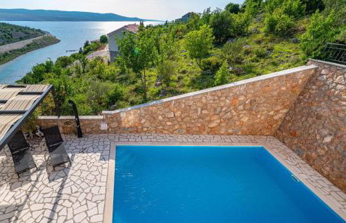 Awesome Home In Modric - Photo 10