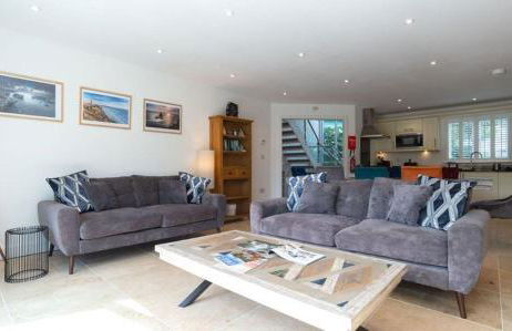 Trewhiddle Retreat V9 by Together Travel - Luxury 4-Bedroom Villa - Foto 5